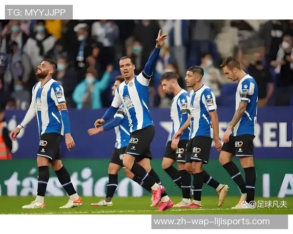 巴塞罗那与西班牙的足球对决分析与历史回顾